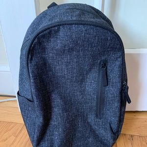 Everlane Nylon Commuter Backpack in dark grey
